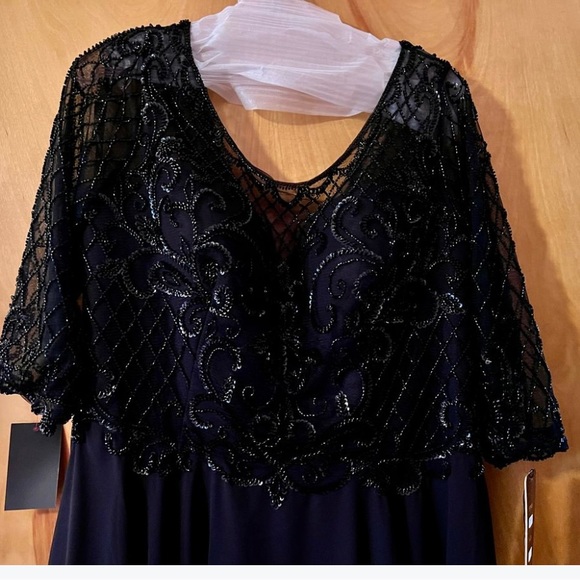 NWT Black Gown - Picture 3 of 6